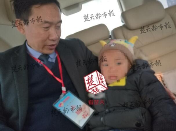 男子3.5万卖掉1岁半小儿子 称成功了再卖大儿