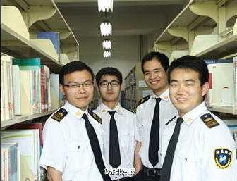 武汉高校4名保安集体考研成功 被称励志保安团