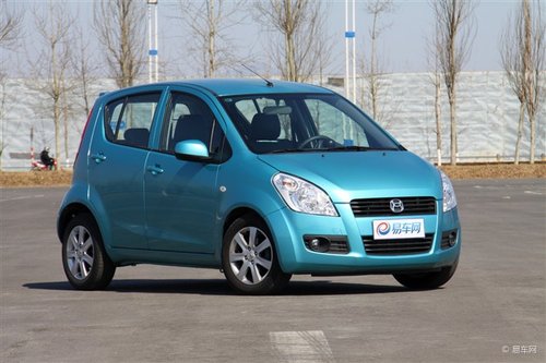 汽车夏日易遭烈日暴晒 如何给汽车快速降温