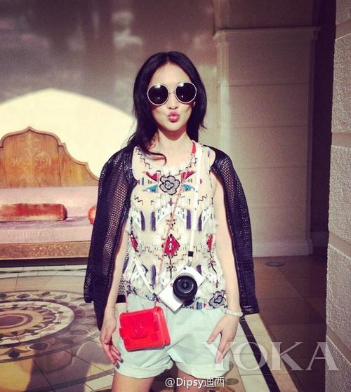 周迅高圣远迪拜秀恩爱 亮相Chanel早春度假秀