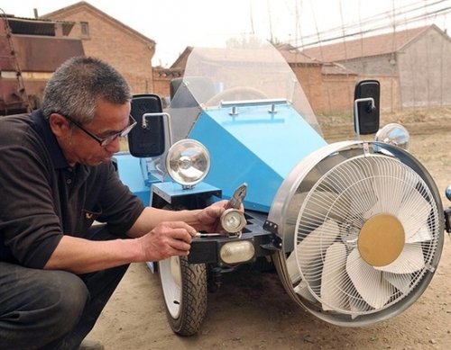 不爱种田爱造车+中国农民发明风能电动车
