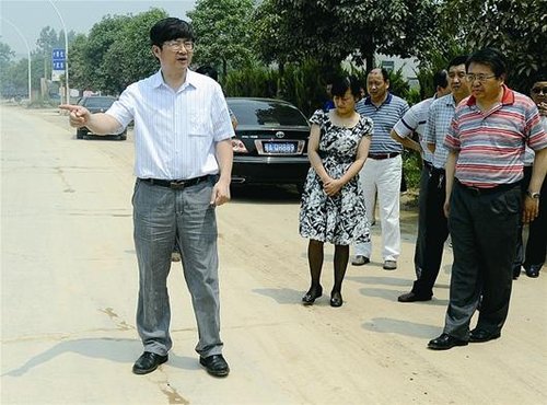 武汉市城管局长:共建家园 让社区更美更宜居