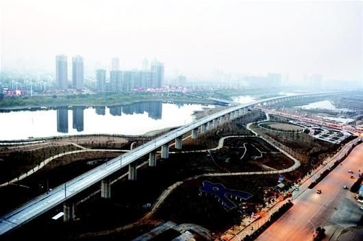 汉孝城际铁路孝感段线下工程完工 开始铺设轨