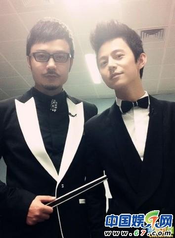 揭何炅谢娜私密情史 微博照晒出混乱关系(图)_