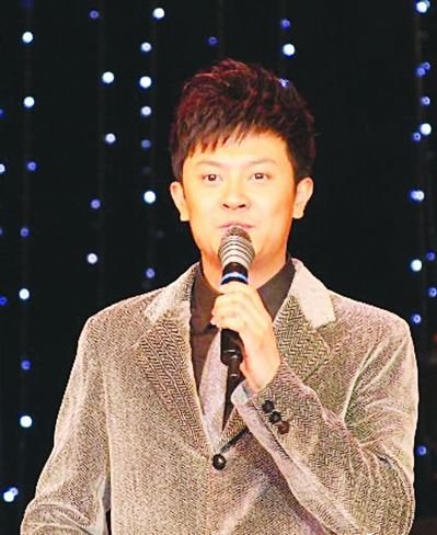 杨幂 杨钰莹假唱  张靓颖装高材生(组图)_大楚网