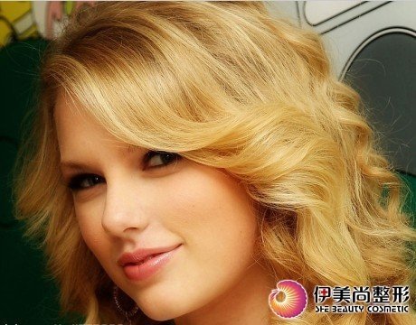 <em>精致五官</em>致命诱惑 <em>女人</em>魅力伊美尚打造_大楚网