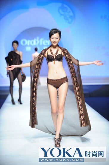 <em>男人喜欢女人</em>穿<em>什么</em>_<em>男人喜欢女人</em>穿靴子_男