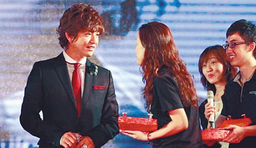 smap九月开北京演唱会 木村拓哉亮相说你好