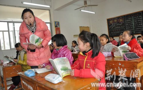 远安深山女教师感动中国 入围最美女教师评选