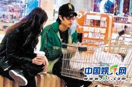 蕭亞軒6段情史曝光 愛帥哥專好“弟弟”(組圖)