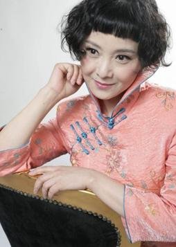 安雯为苏越还债 拍完别墅再拍卖亲笔书稿