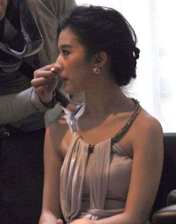  刘亦菲 家世被揭秘 喊经纪人 陈金飞 爸_娱乐频