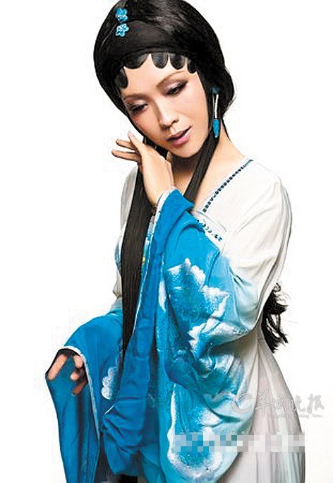 纯爷们也有旦角梦 男星古装反串惊艳还是惊悚