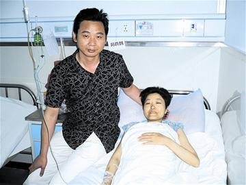 湖北一蛋糕夫妻生死相依 丈夫默默坚守患病妻