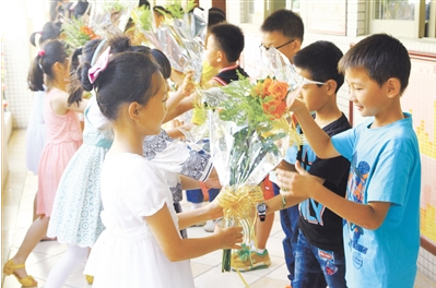 性<em>发育年龄</em>重新定义:<em>女孩</em>9.5岁男孩11.3岁_大