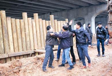 武汉人口案_武汉地铁出人口图片(3)