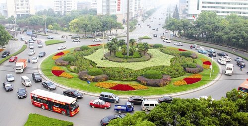 荆州部分转盘拆除市民回忆城市地标心有不舍