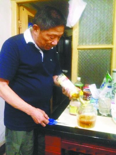 82岁老人吃米醋泡鸡蛋30年抗衰老