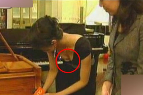 录节目习惯性走光被曝光引众怒_娱乐_腾讯网