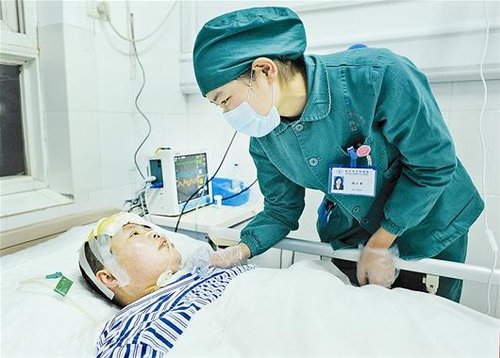 武汉一女老板弥留之际将3.5万救命钱留给打工