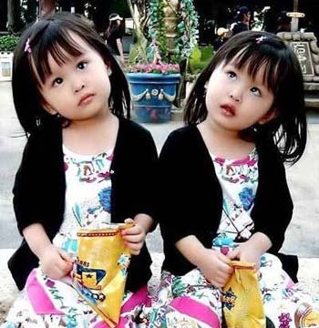 梁家辉21岁双胞胎女儿曝光娱圈真正双胞胎揭秘/