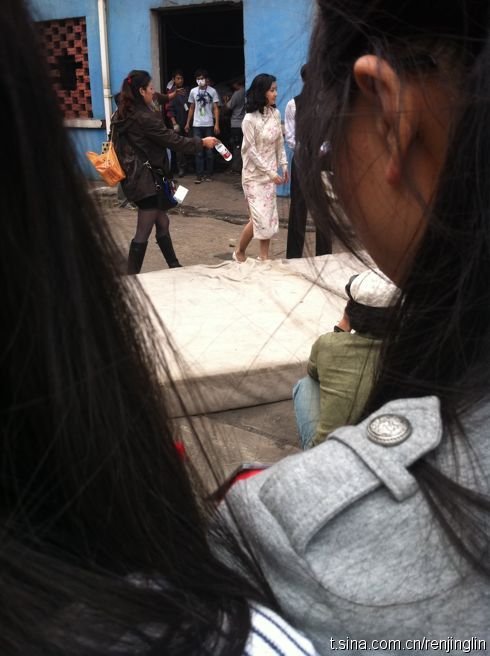 <em>烧伤</em>事件<em>现场</em>:<em>俞灏明</em>衣服炸成条 Selina惨哭_腾