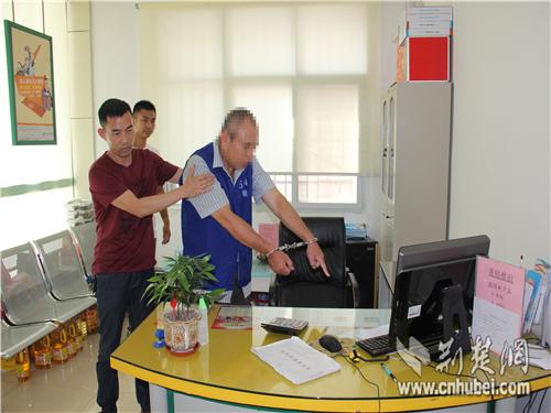 小偷疯狂猜成语_疯狂猜成语小偷警察是什么 小偷警察答案(3)