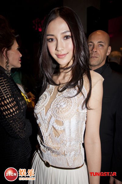 日星湿身秀豪乳+印度<em>女星拍裸照</em>被批辱国