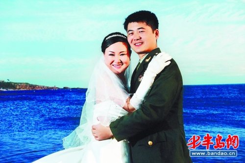 当兵婚纱照_当兵卡通婚纱照图片(3)