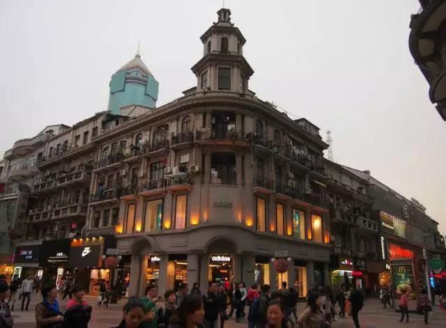 这八条网红马路 撑起了整个武汉的颜值