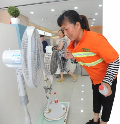 格力空调“清凉夏日公益行”活动在汉启动