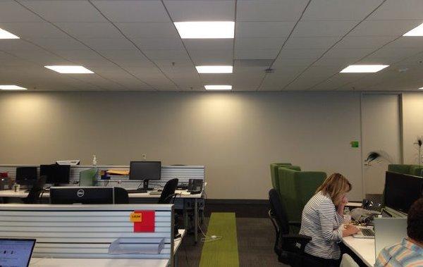 墙面太枯燥了怎么办 设计师用便利贴点亮办公室