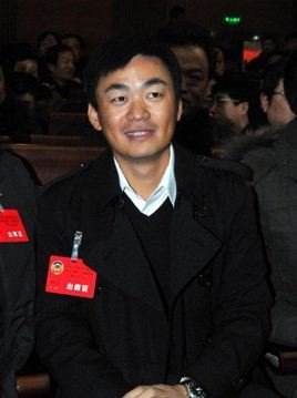 王宝强参加政协会议 写提案老家建首家五星影