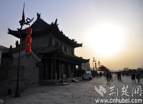 西安古城墙开启城门迎接第六届全国网络媒体陕