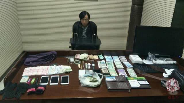 湖北一男子还在睡梦中 警察突然上门“送钱”