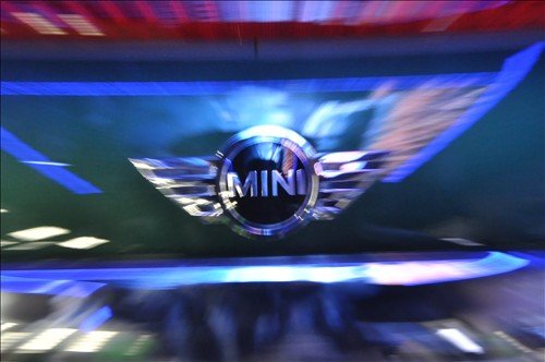 武汉鄂之宝MINI 4S店盛大开业