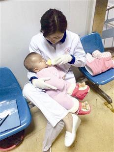 鄂城区政府门前凌晨现一岁女弃婴 其患有重疾