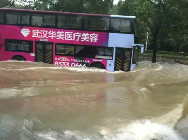 武汉中心城区交通全面瘫痪 这些路段全部走不了