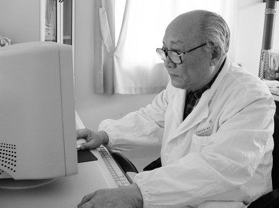 胳膊上长红斑怎么办 64965242.jpg