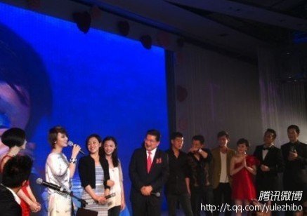 邓超孙俪婚礼现场+明星来宾上台送祝福(图)