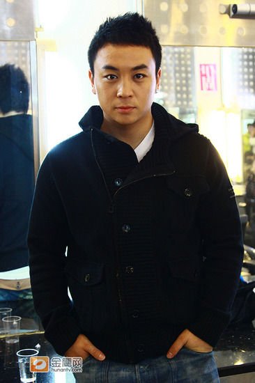 释小龙与郝邵文再聚首 昔日童星变化大(组图)_