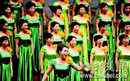 湖北老年人大学女子合唱团在武汉音乐学院演出
