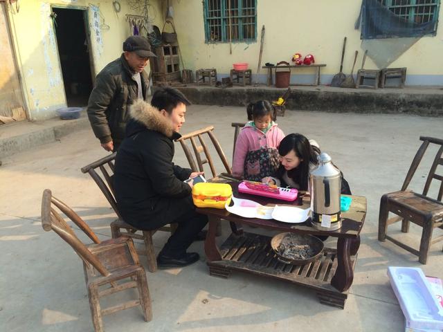 荆门市供水总公司团委开展关爱留守儿童活动