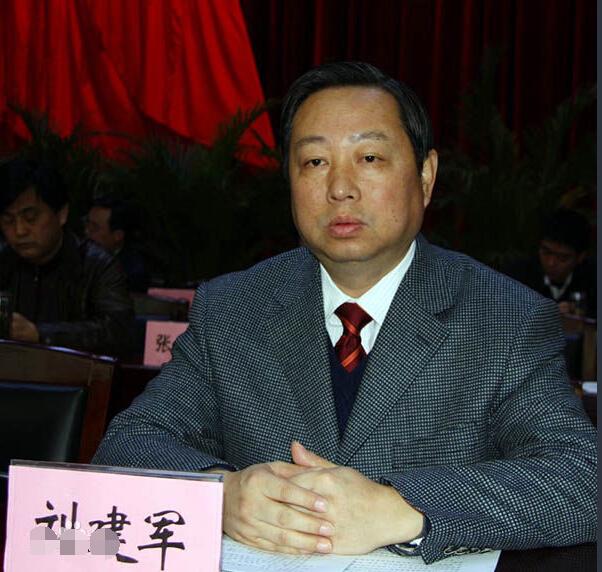 楚镜 楚美人 财知道  2007年1月-2011年10月 宜昌市夷陵区委书记,区