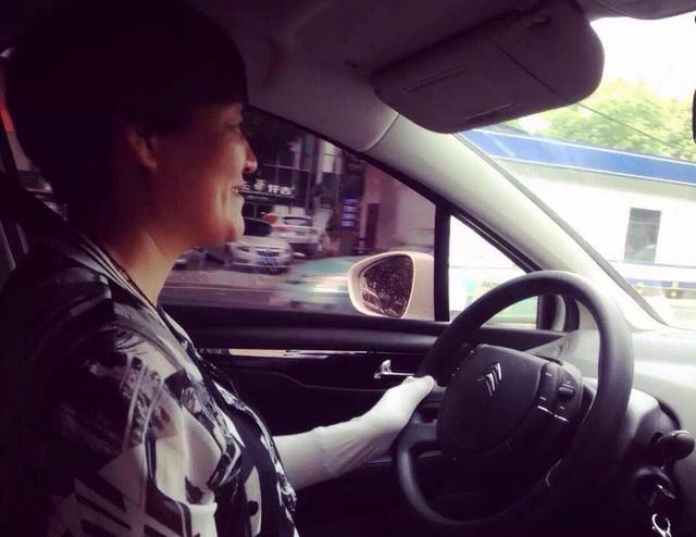 又拼事业又顾娃 这些滴滴女司机个个月薪过万