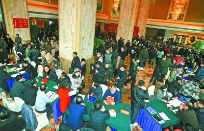 武汉本届政协委员年龄结构年轻化 整体降低3岁