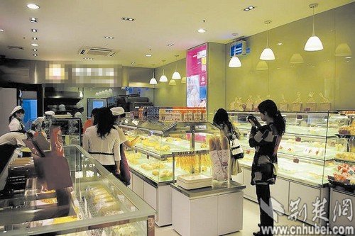 仟吉西饼位于武昌岳家嘴的一家门店