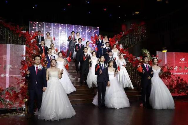 就是爱你婚礼现场版 150602667.jpg