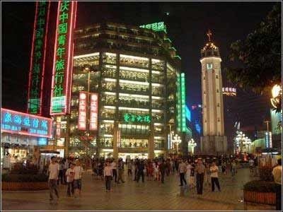 各城市白领月薪:上海8000元=郑州3000元