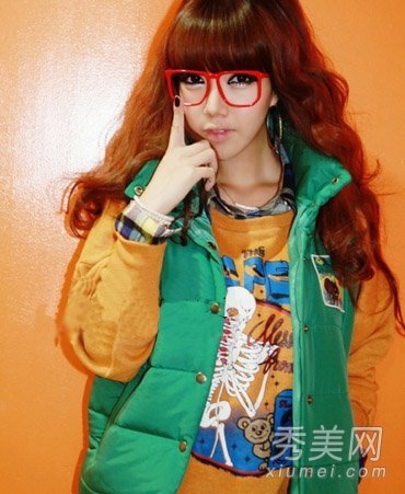 齐刘海长卷发 最纯美动人